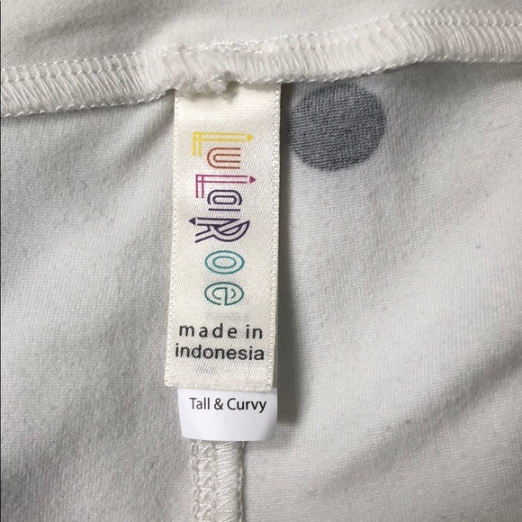 LulaRoe Tall & Curvy Polkadot leggings - Picture 2 of 3